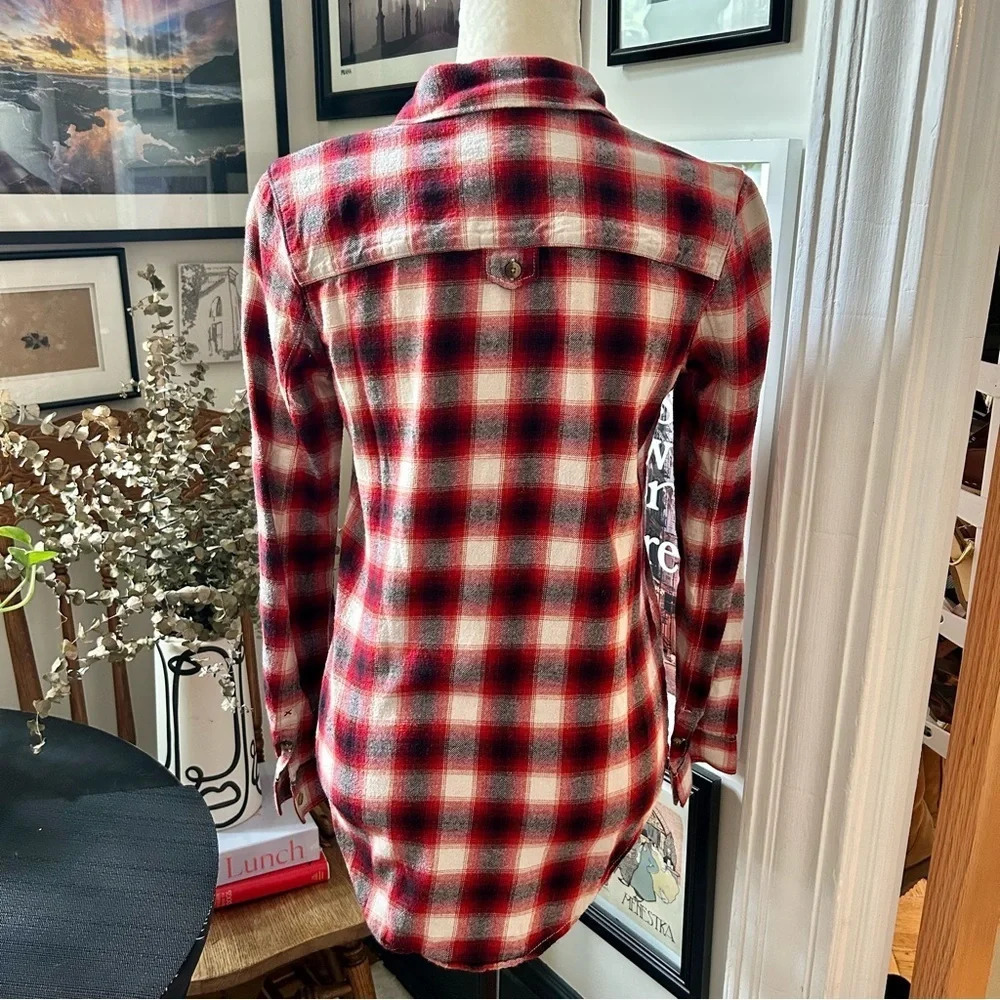 Vans Women’s Plaid Flannel Button Up Shirt - Picture 6 of 9